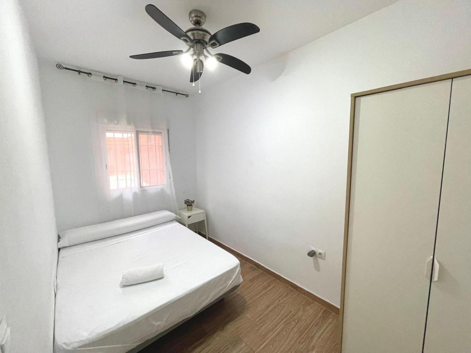Triana Roomable Seville Exterior photo